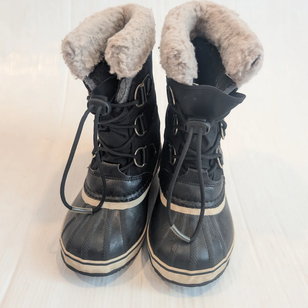 SOREL Kids Yoot Pac Black Lace-up Toggle Winter Boots with Fur Lining Size 2